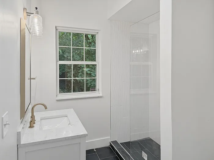 1321 Hermes Ave — Photo 5