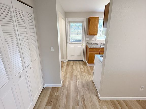 3rd image of 3001-3003 Kane St #3001
