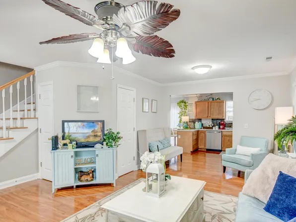 13 Anderson Ave APT A, Charleston, SC 29412