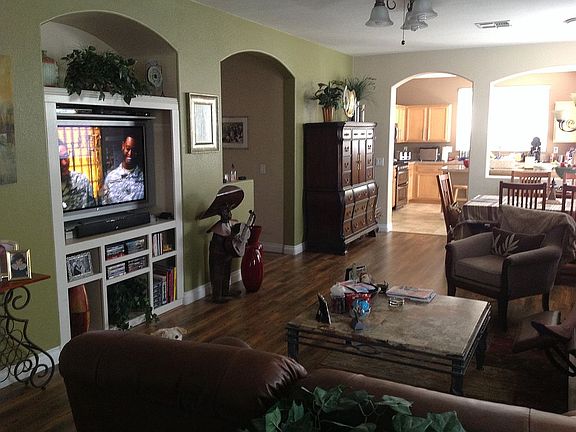 4th image of 662 Holland Heights Ave