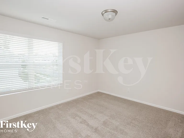 9534 Hamel St — Photo 12