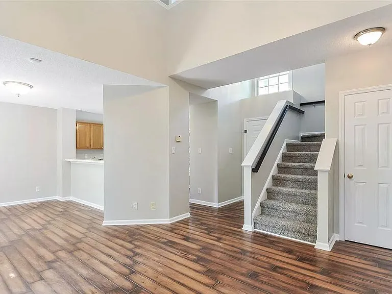 207 Mint Hill Dr — Photo 7