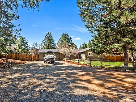 3rd image of 20863 Greenmont Dr