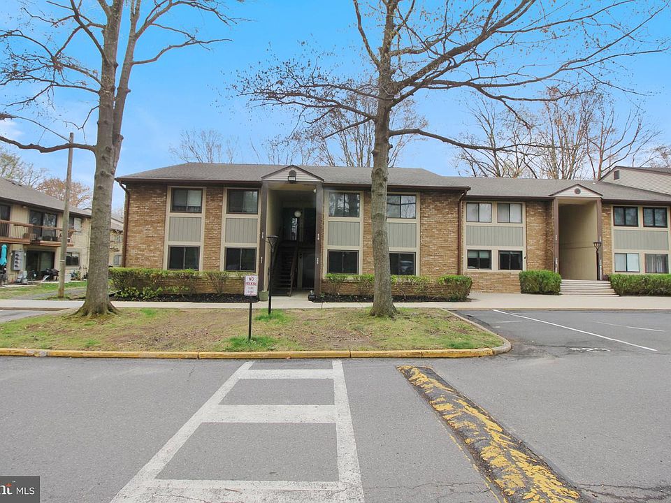 1st image of 115 E Kings Hwy Unit 410