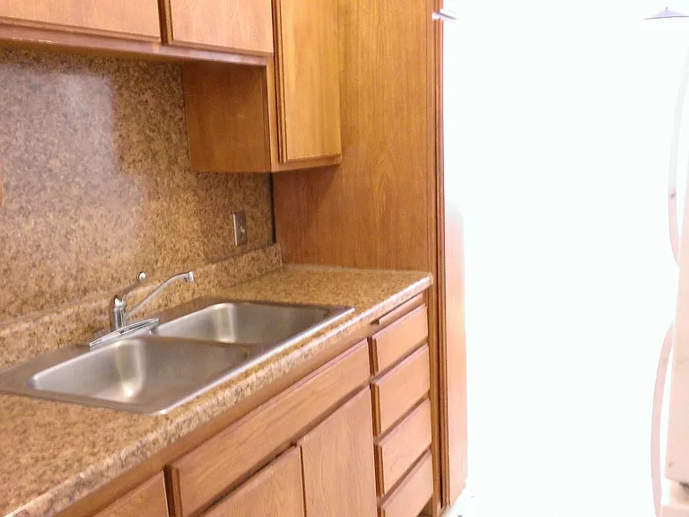 115 Sweetzer Ave — Photo 10