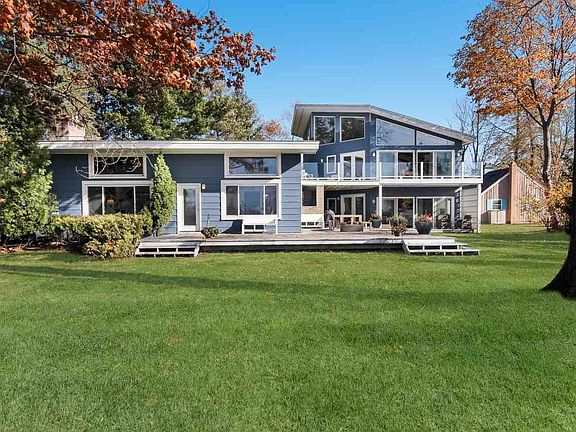 4th image of 110 Mitchell Dr
