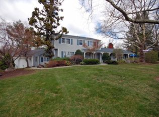 204 Wayfair Cir, Wyckoff, NJ 07481