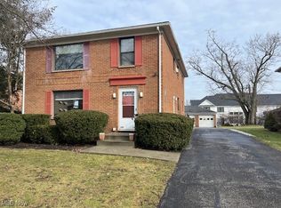 185 & 187 Kenridge Rd, Akron, OH 44333