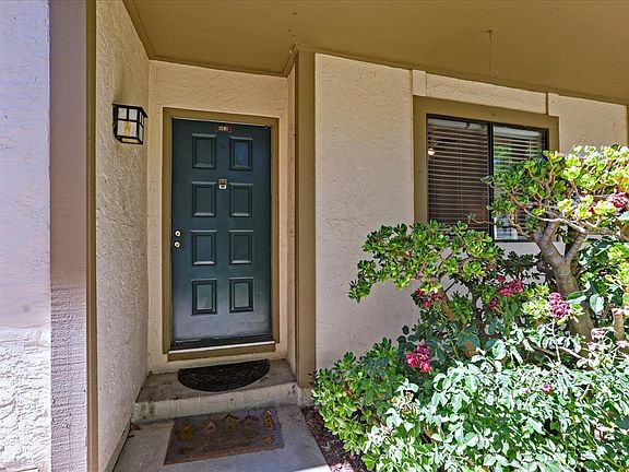 4th image of 1081 N Abbott Ave