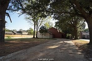 2703 Apple Creek Cir