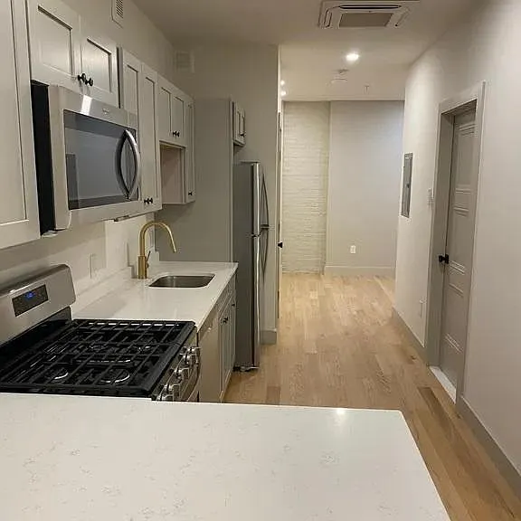1828 Westminster St #2 — Photo 6