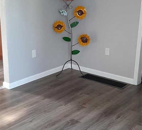 4th image of 215 Lincoln Ave
