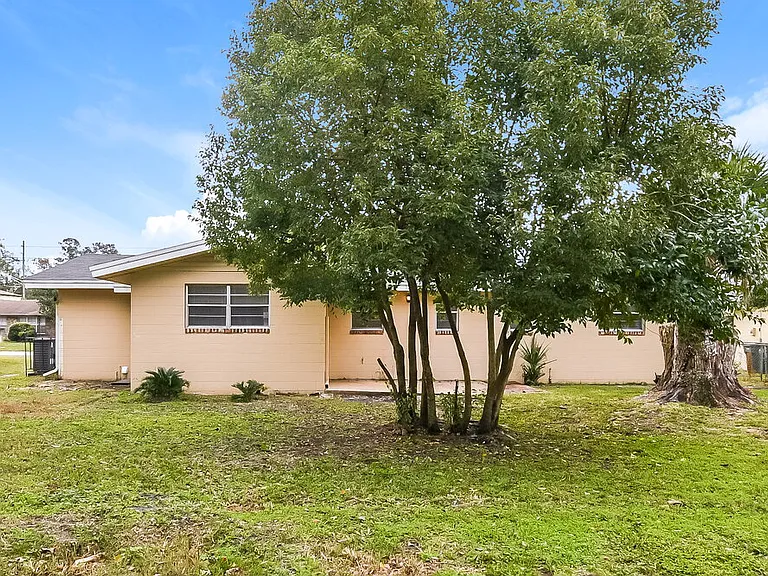 4415 Argentine Dr N — Photo 16
