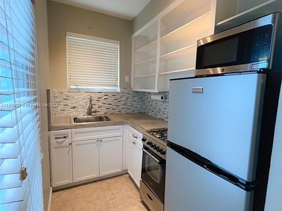 4th image of 750 Euclid Ave APT 6