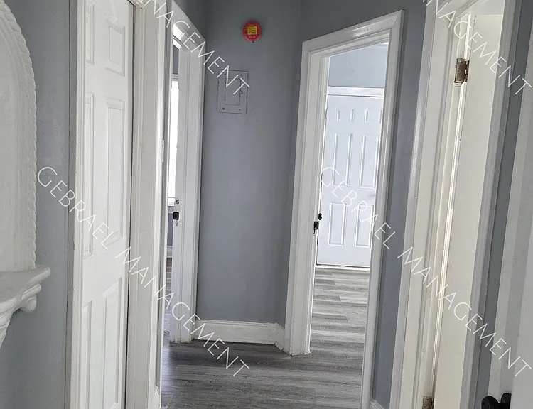 5080 Devonshire Rd — Photo 2