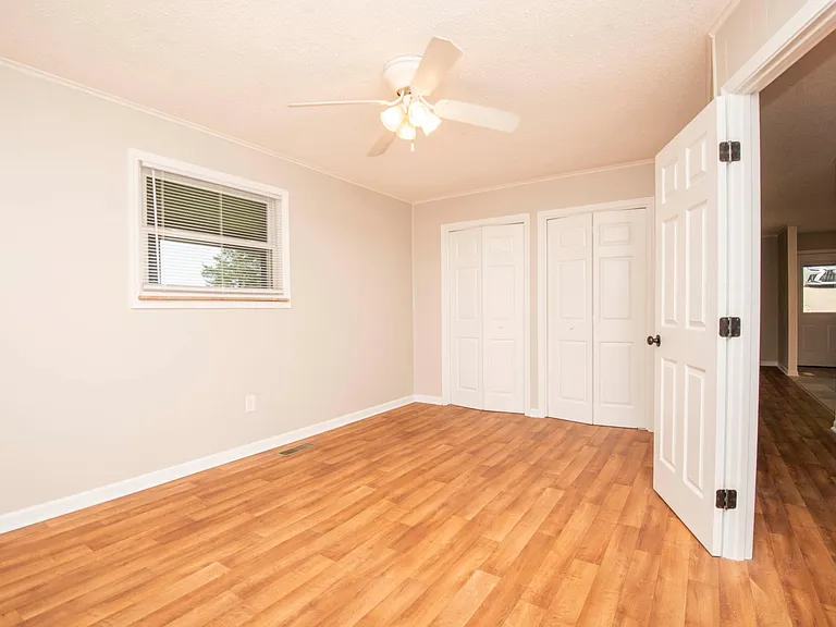 136 Harrison Ln — Photo 28