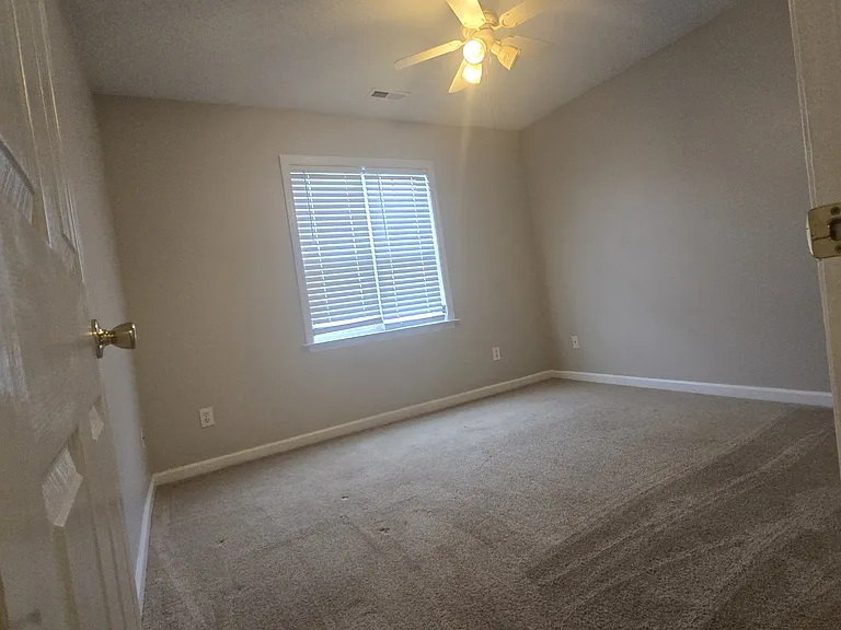 432 Spring Dr — Photo 11