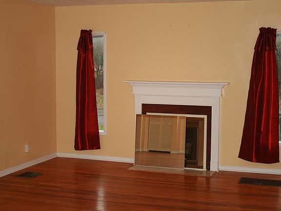 5th image of 1232 Montrose St