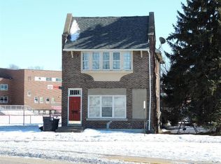 927 8th Ave S, Clinton, IA 52732