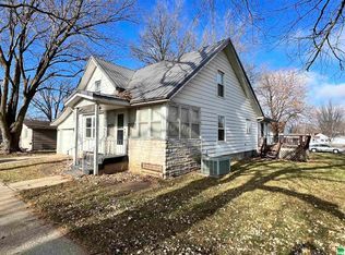 517 E 3rd St, Aurelia, IA 51005
