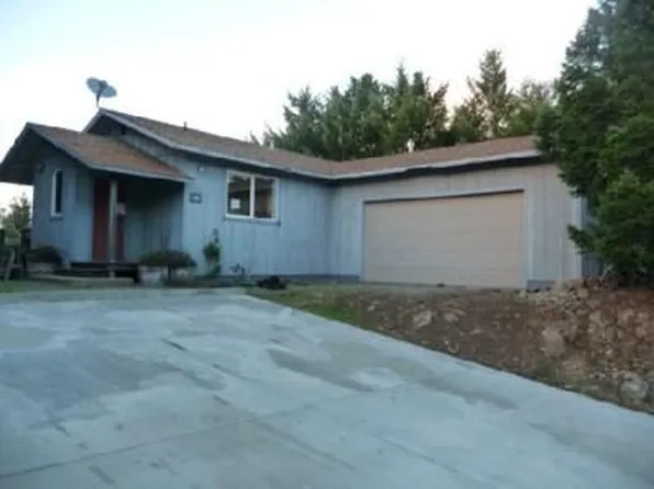 246 Kelley Rd, Whitethorn, CA 95589