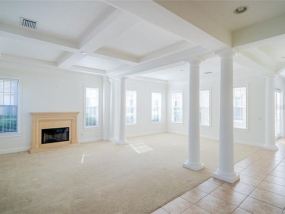 4th image of 155 Commonwealth Ct N