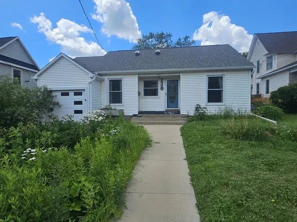 236 Harrison St, Lancaster, WI 53813