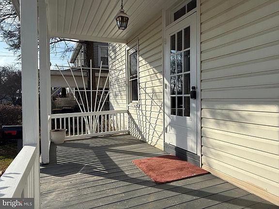 3rd image of 121 E Harmony Rd