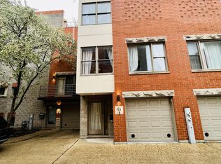 860 N Elston Ave #6, Chicago, IL 60642