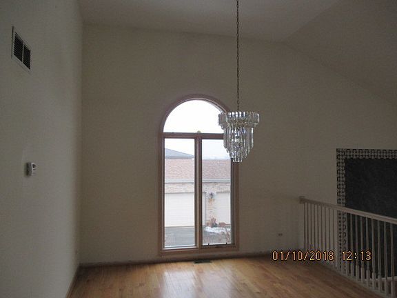 5th image of 19024 Nightingale Ln