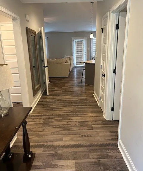 2406 Chimney Rock Ln — Photo 2