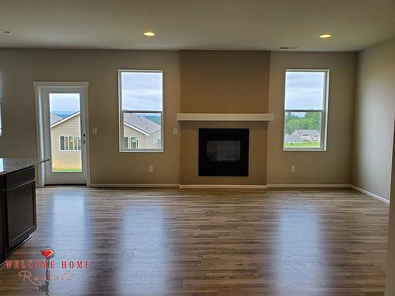 4th image of 2735 Cassius St NE