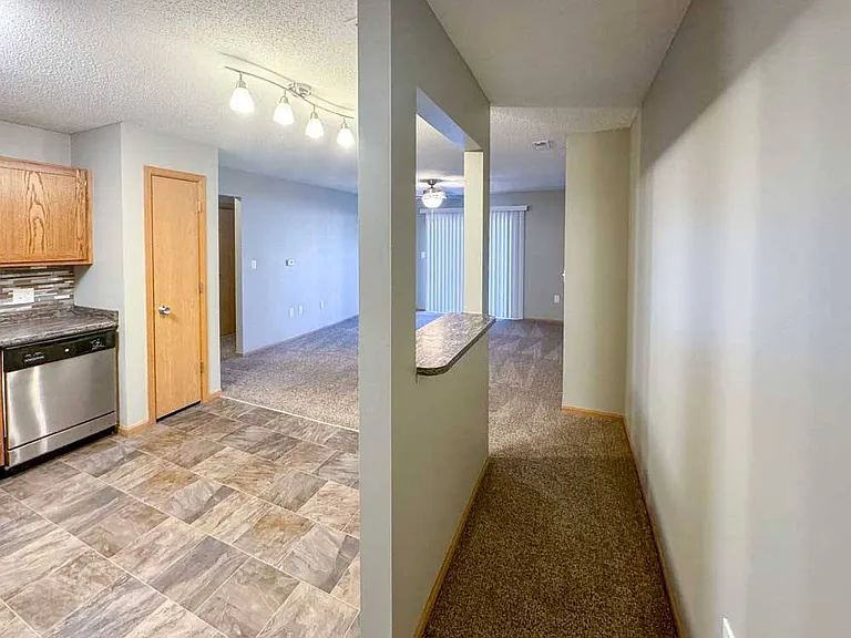 Highland View Apartments — Photo 151