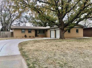 8522 W 9th St N, Wichita, KS 67212