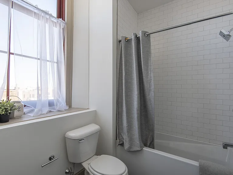 1619 Bathroom 2