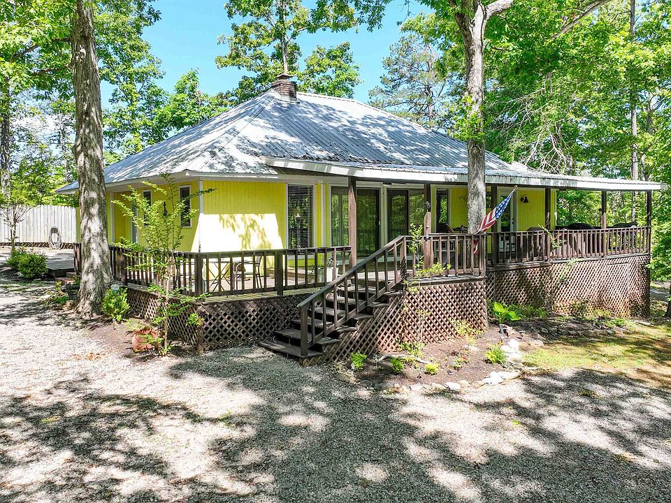 1st image of 380 Yellow Creek Ln