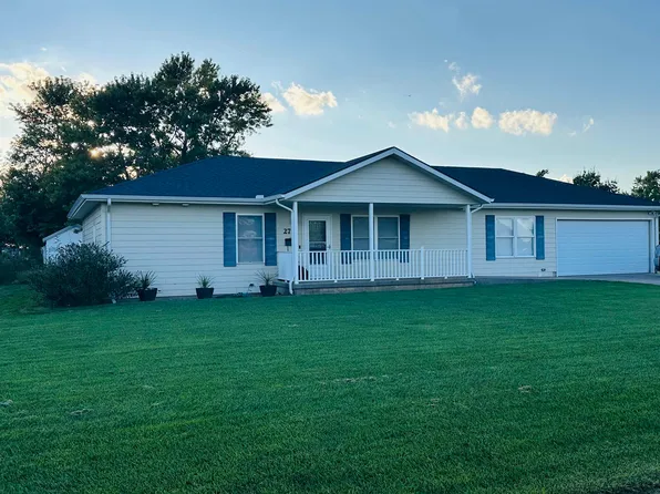 2713 Jackson St, Great Bend, KS 67530