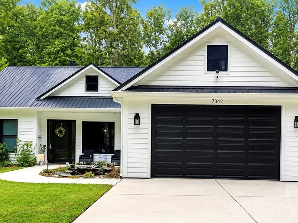 7342 Milan Dr, Huntersville, NC 28078