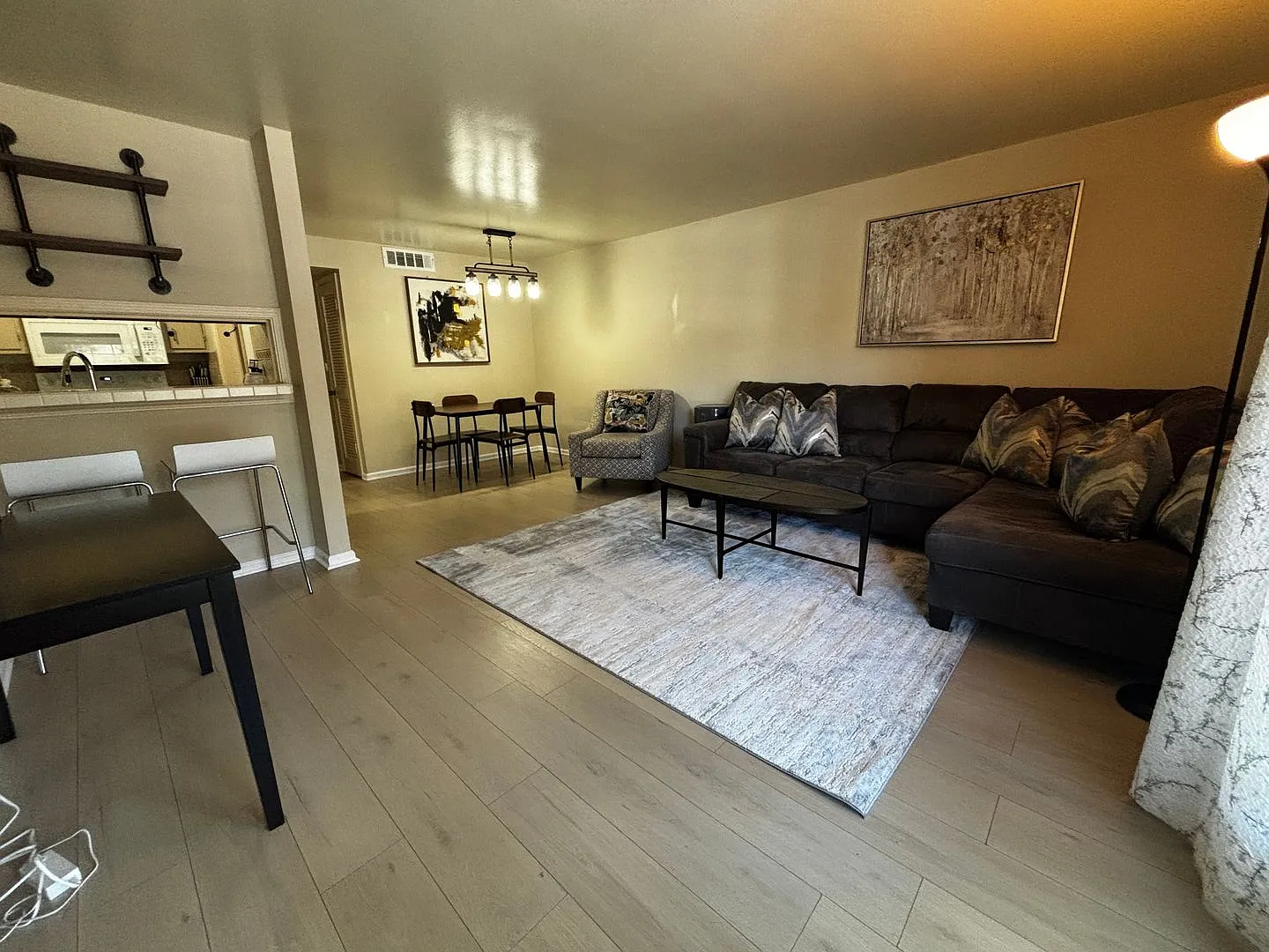 Furnished, Midtown One Bedroom Apartment — Photo 3
