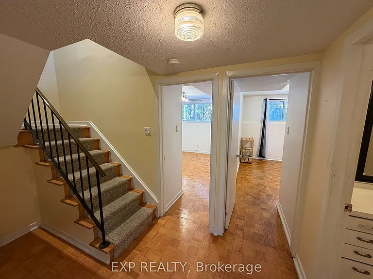 21 Southview Cres — Photo 20