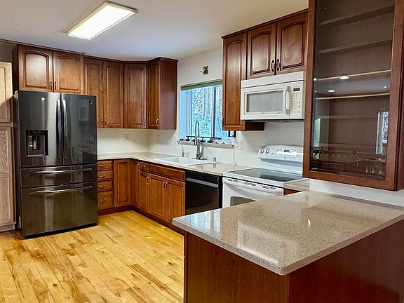 5th image of 511 Hagelbarger Ave