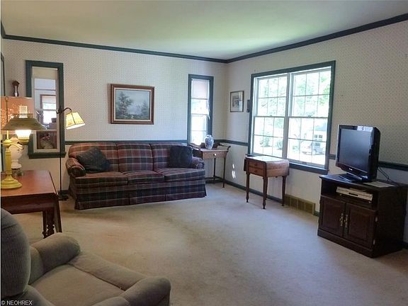 5th image of 113 Olive St