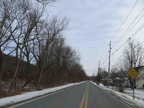 4th image of 170 River Rd