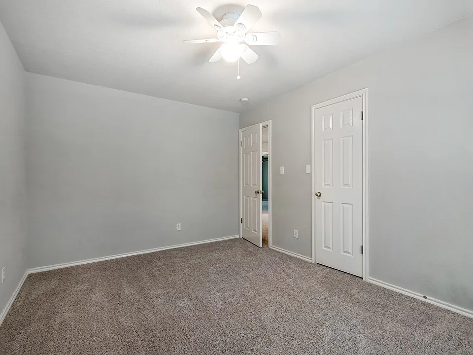 4229 Kingsburg Dr