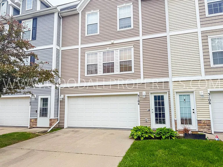 3104 SW Arlan Ln — Photo 1