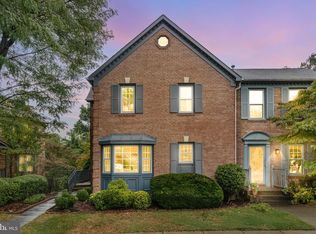 4537 Sawgrass Ct, Alexandria, VA 22312