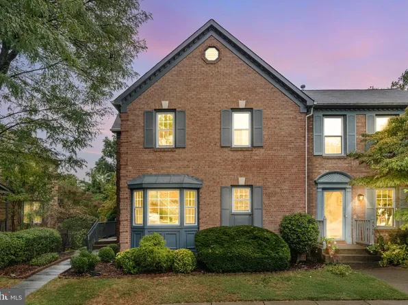 4537 Sawgrass Ct, Alexandria, VA 22312