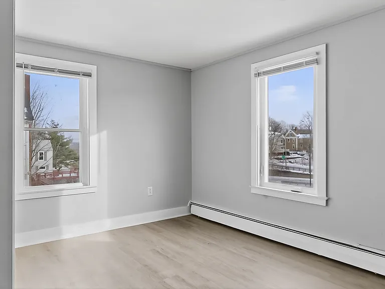 40 Court St — Photo 5