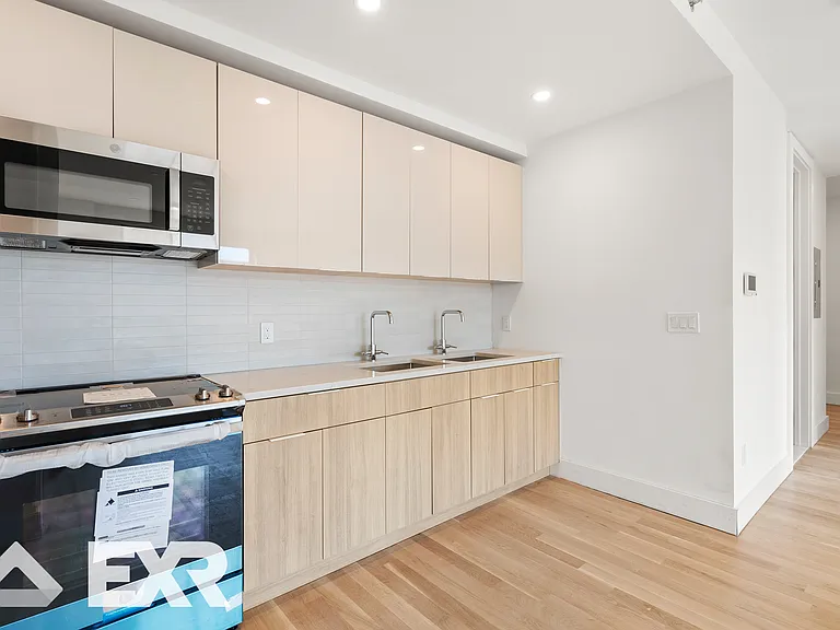 1946 Ocean Ave #5C — Photo 2