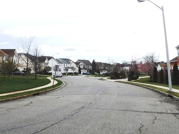 5th image of 49 Sayreville Blvd